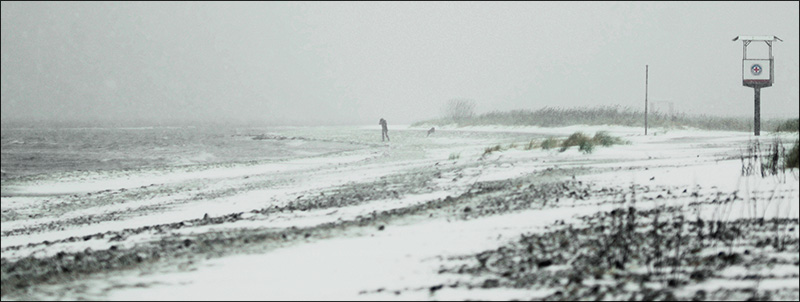 la plage sous la neige