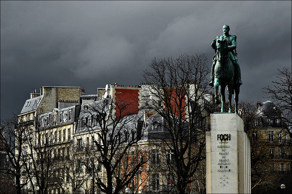 La Statue de Ferdinand Foch, Place du Trocadéro