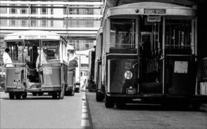 des générations de parisiens ont les attrapée au vol les plate-formes arrière ouvertes ...