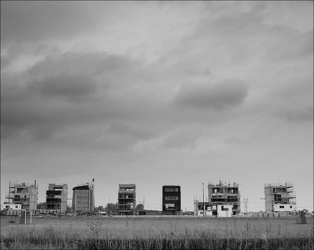 promotion_Zeeburgereiland_DSC2269 gap between buildings on Zeeburgereiland