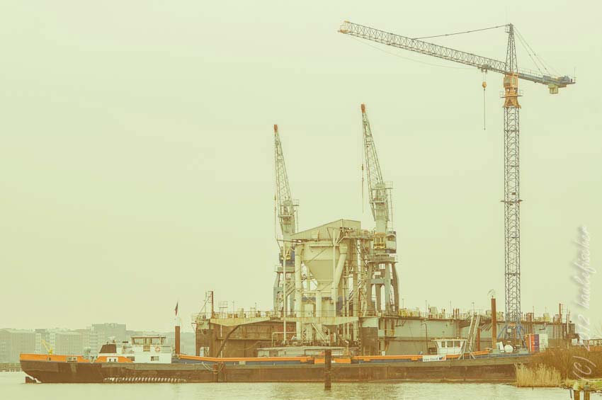 c'étaient les chantiers naval qui ont justifiés le « boom immobilier » aux quartiers du nord d'Amsterdam. c'étaient les chantiers naval qui ont justifiés le « boom immobilier » aux quartiers du nord d'Amsterdam.