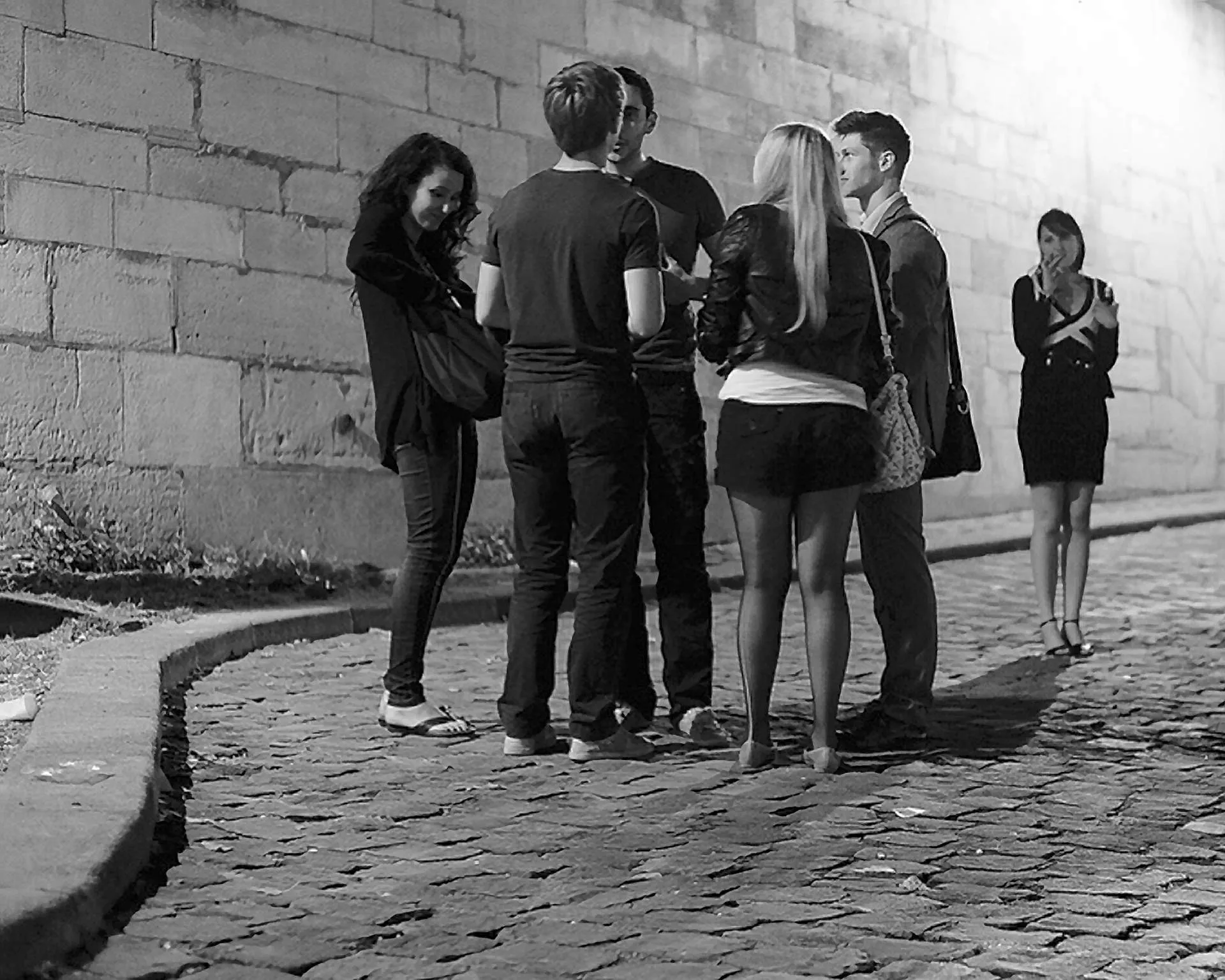 de la sérénité et la solitude d'une nuit estivale aux bords de la Seine