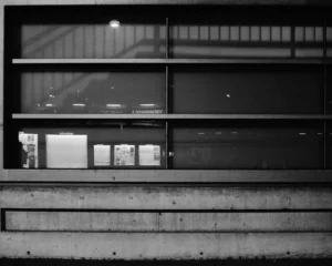 à la gare