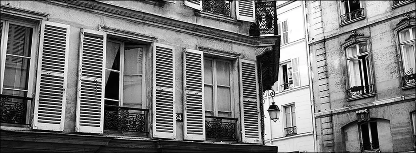 fenêtres coin de rue